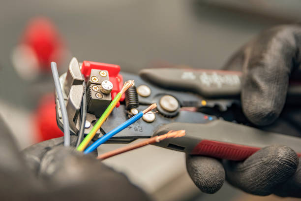 Best Commercial Electrician Services  in Geneseo, IL